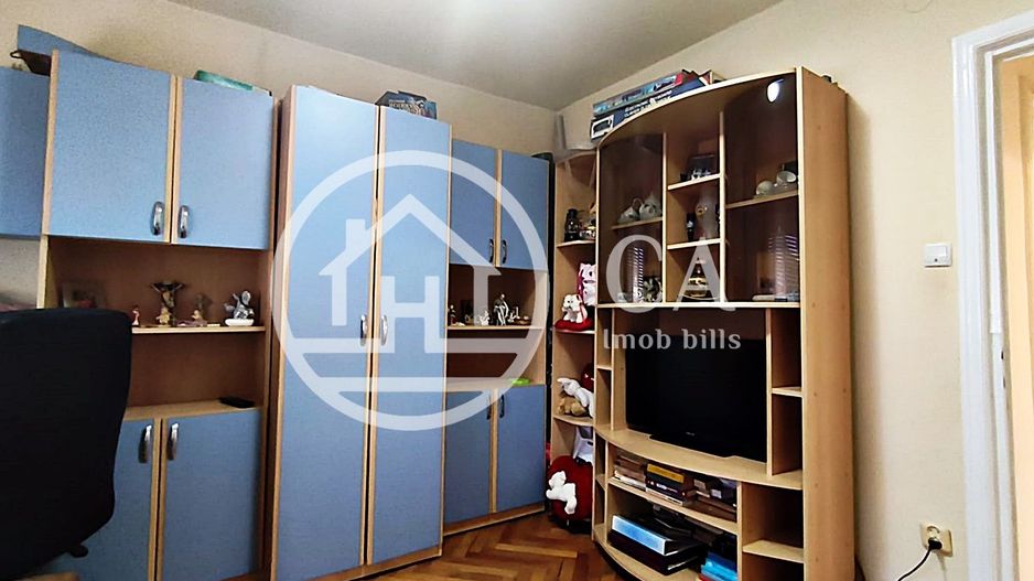 Apartament de vânzare cu 3 camere în zona Rogerius, Oradea - Poză 11
