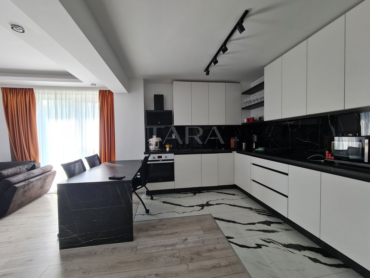 Apartament 2 camere, zona Dambul Rotund - Poză 1