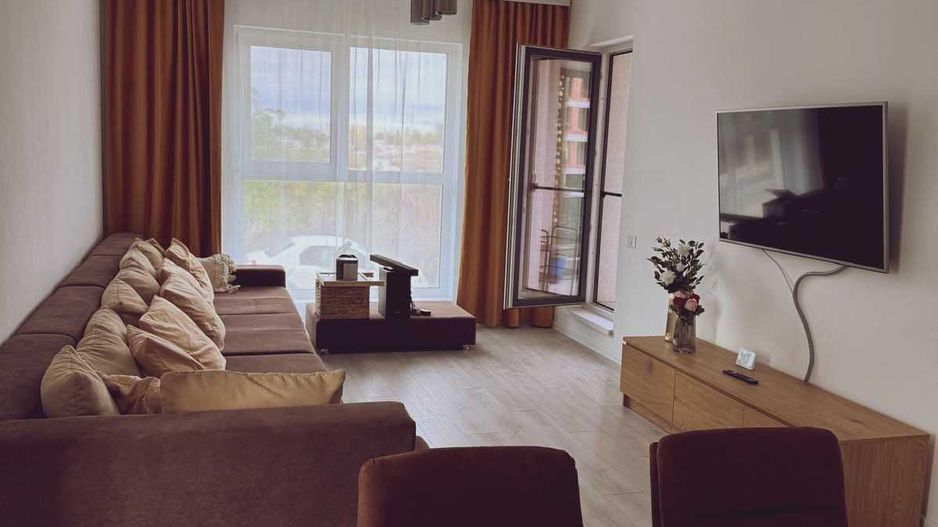 Apartament cu 3 camere de inchiriat - Poză 1