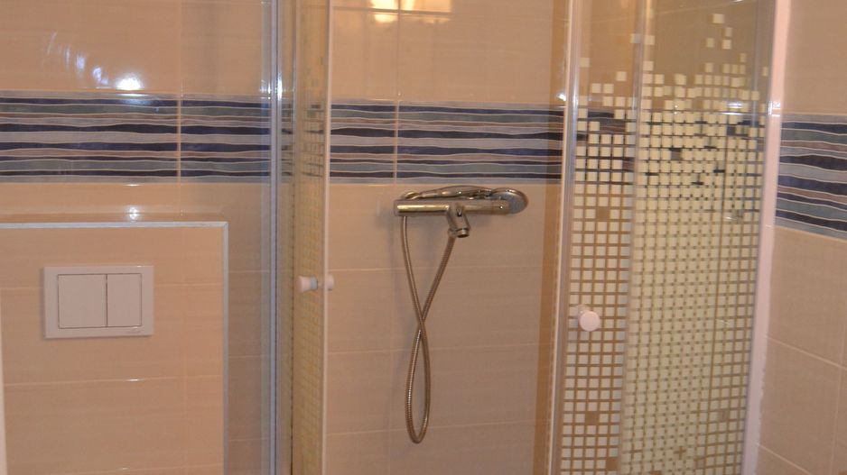 Studiou langa medicina cu scara interioara - Poză 22