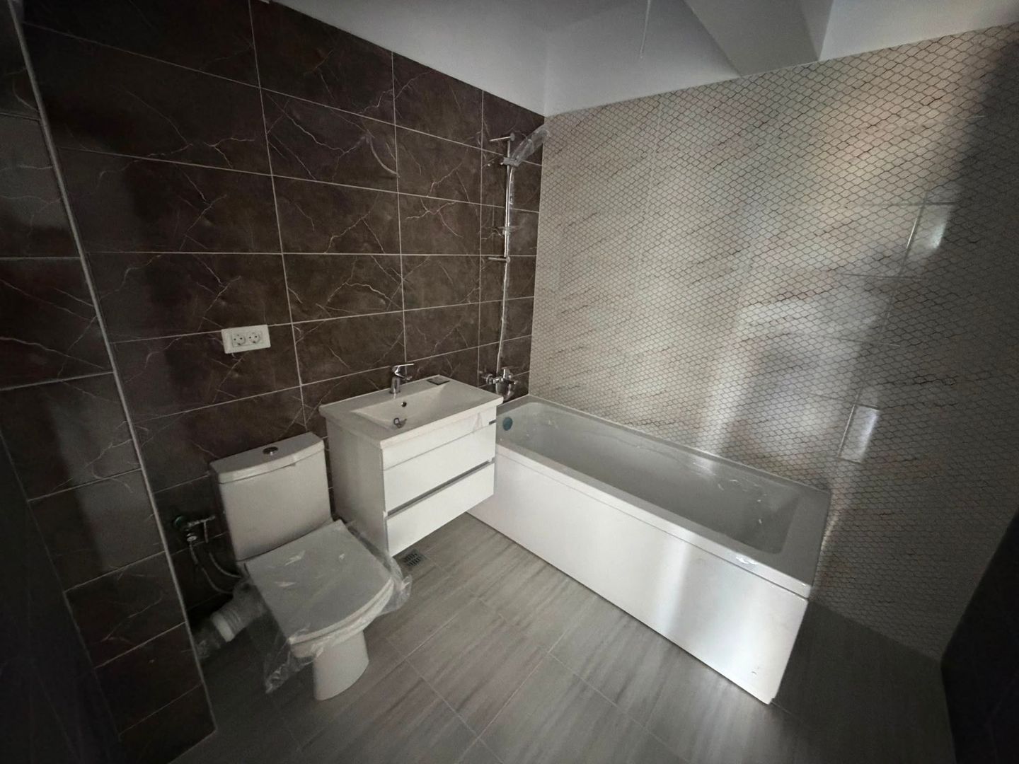 AP. 2 CAMERE -  MUTARE IMEDIATA, PARCARE+BOXA INCLUSE, COMISION 0% - Poză 10