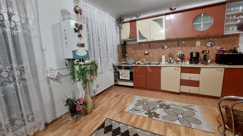 Apartament cu 3 camere de vânzare în zona Luxor - Poză 6