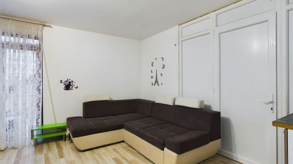 Apartament cu 3 camere pe 2 niveluri în Dumbrăvița - Poză 2