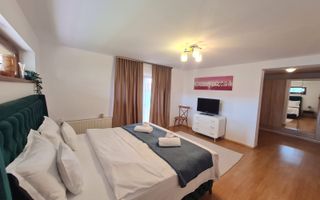 Vila spațioasă și recent renovată în Ghiroda! - Poză 6