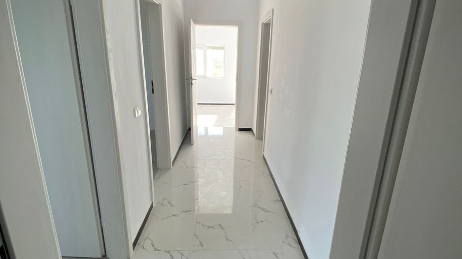 Giroc-Neptun | 3 Camere | Curte proprie | Decomandat | Lift | Disponibil imediat - Poză 1