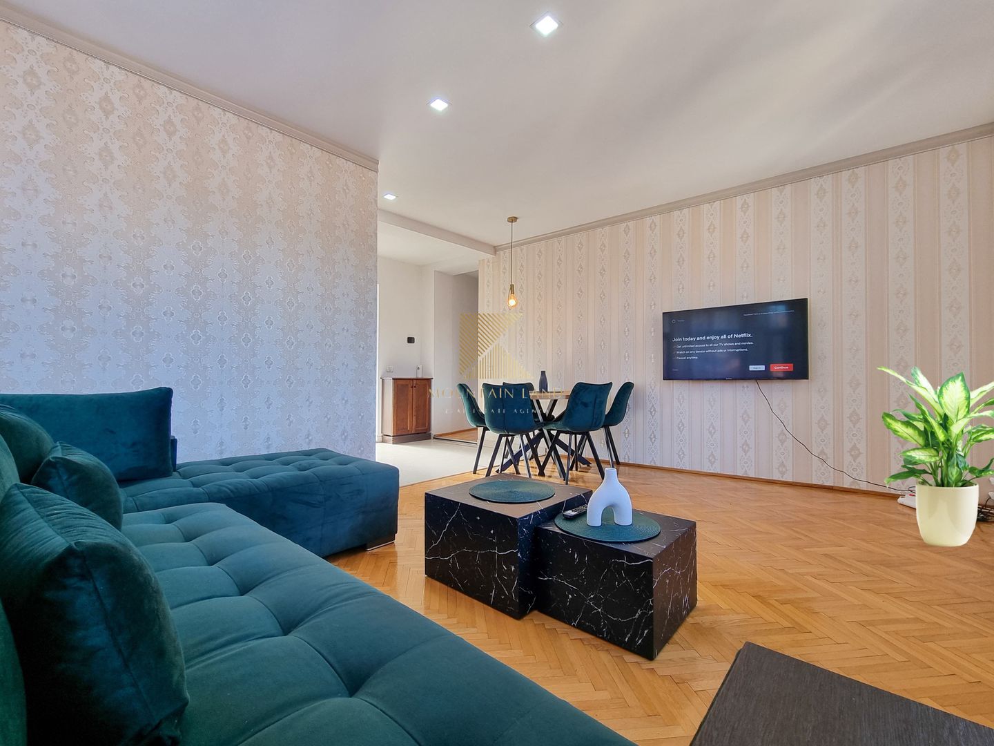 Apartament 3 camere – mobilat complet, vedere superbă,  Centrul Istori - Poză 9