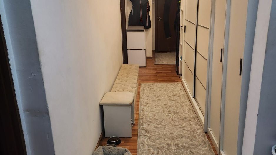 vand apartament 3 camere, etaj 2 , zona Alunis - Poză 3
