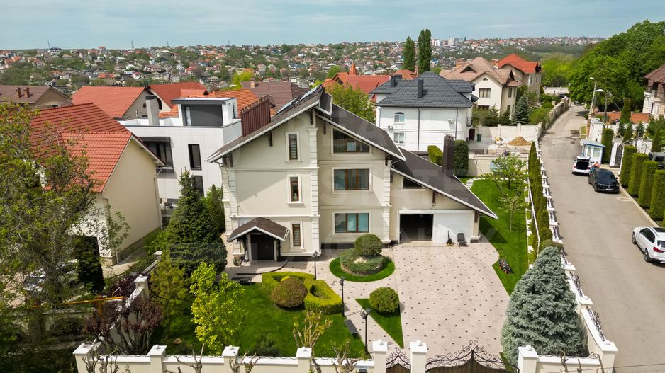 Vânzare, casă, 3 nivele, str. Sfintul Pavel, Codru - Poză 1