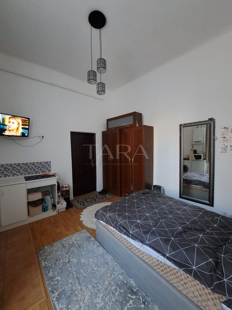 Eleganță istorică: Garsonieră în clădire interbelica! - Poză 1