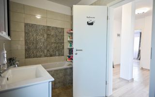 Casa individuală de vânzare Sânpetru, 5 camere, garaj, foișor, curte - Poză 16