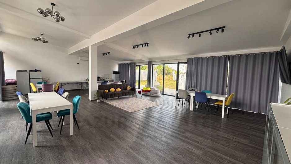 Pensiune PREMIUM 10 camere și Casă Individuală Valea Avrigului 4.600mp - Poză 3