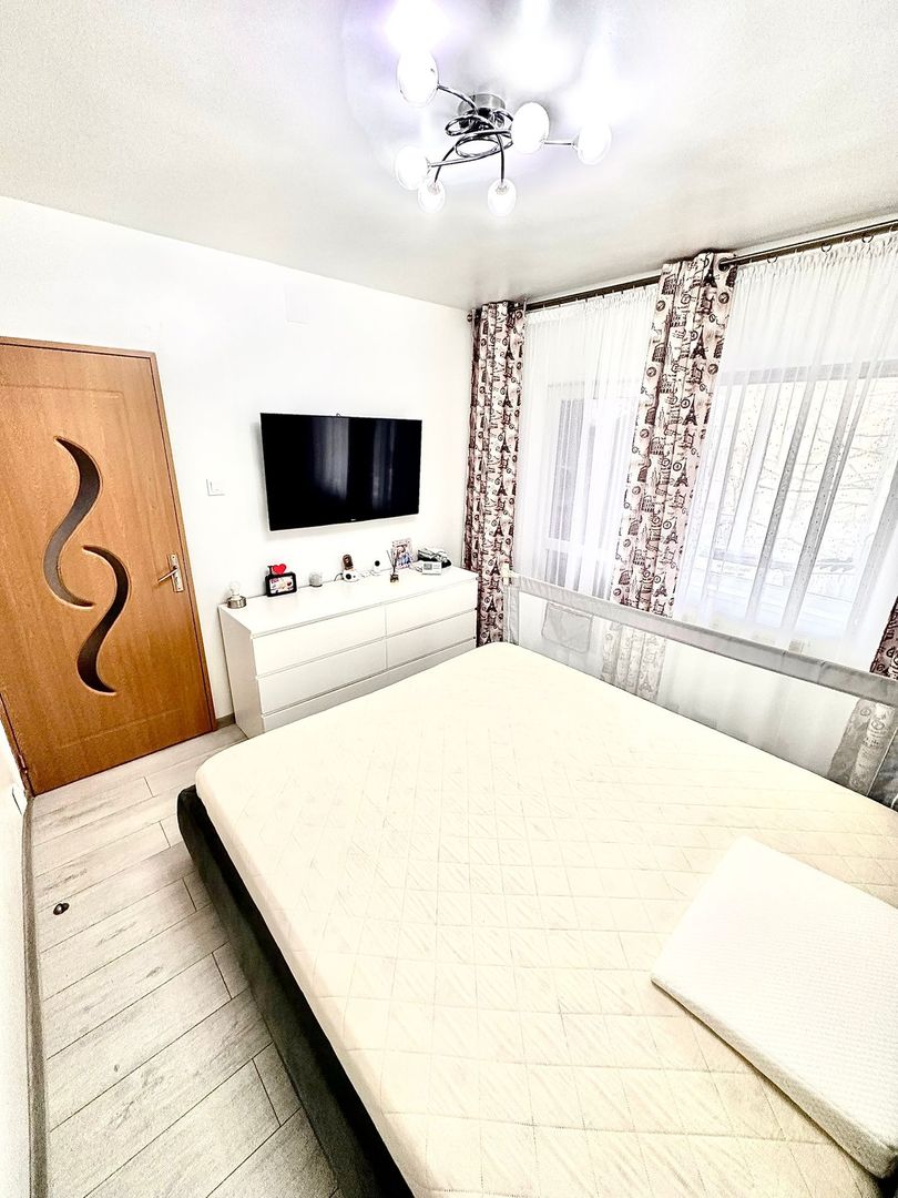 Lipovei | 3 Camere | Decomandat | Etaj Intermediar. - Poză 3