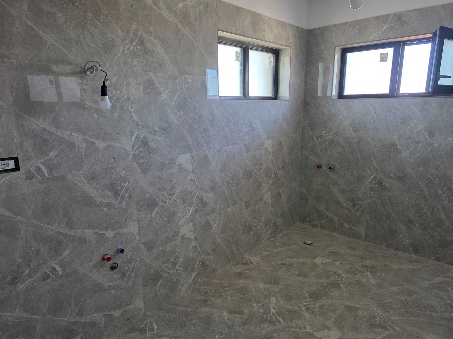 Casă P+1E modernă, situată în zona Damila-Selgros. - Poză 3