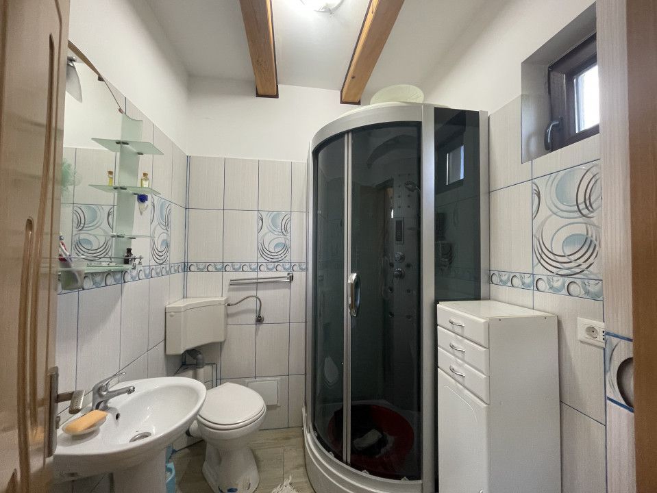 Cornu de Jos  Doua  case moderne, crama la subsol, prosumator - Poză 33