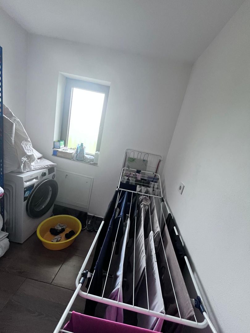 Casa  nouă de vanzare cu garaj,  în zona Micesti - Poză 12