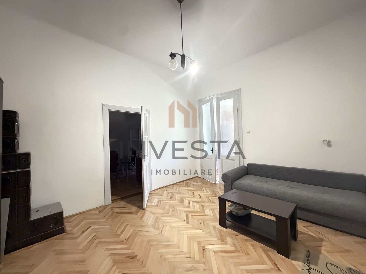 Casa cu 4 camere de inchiriat cu 2 locuri de parcare, zona 7 Strazi - Poză 6