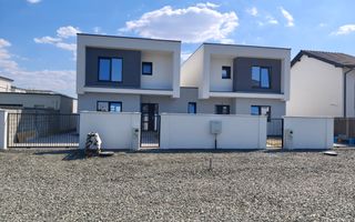 1/2 Duplex Sacalaz P+E,4Camere,2 Bai,Proiect Modern - Poză 1