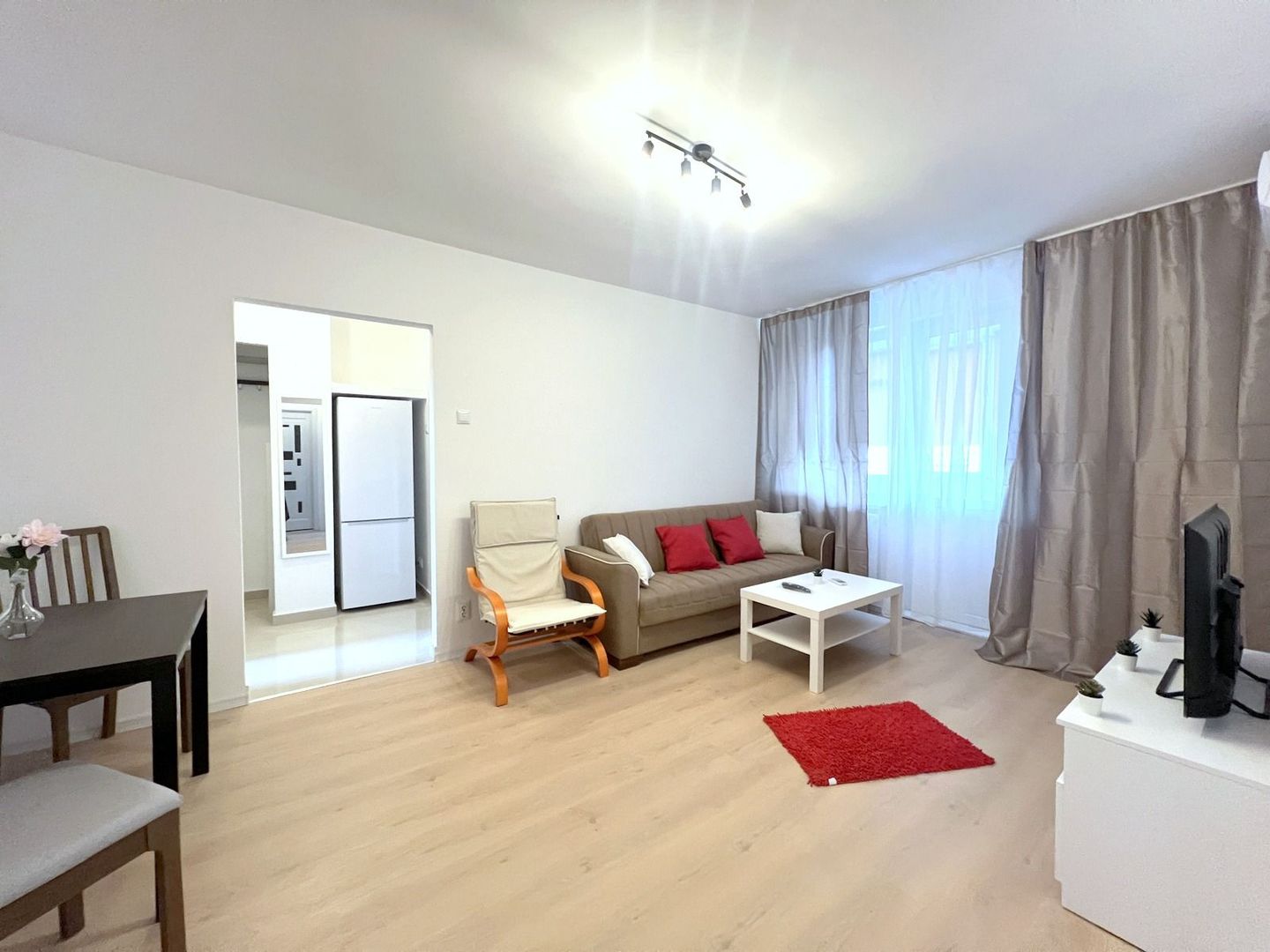 2 camere renovat complet Bd. Dinicu Golescu-Gara de Nord - Poză 2