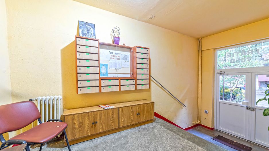 Apartament decomandat cu 2 camere Micalaca - Poză 8
