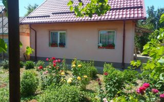 Casă de închiriat în Verseni, pe malul râului Moldova - Poză 1