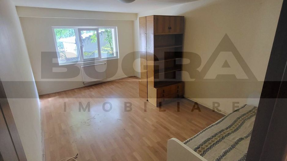 Apartament de 2 camere, decomandat, etaj intermediar, cartier Plopilor - Poză 1