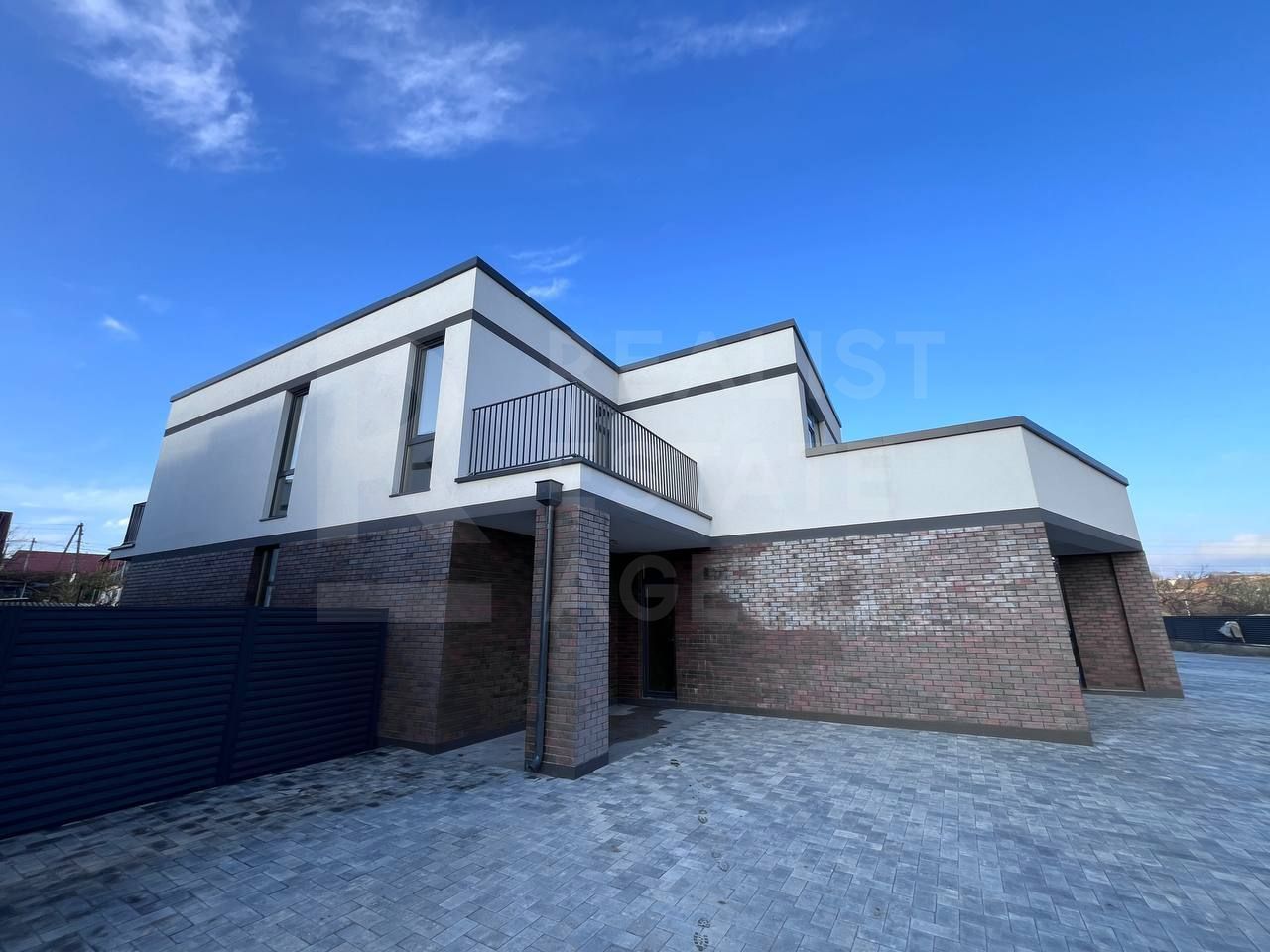 Vânzare, Hi-Tech, 2 nivele, 3 camere, str. Budești, Colonița. - Poză 3