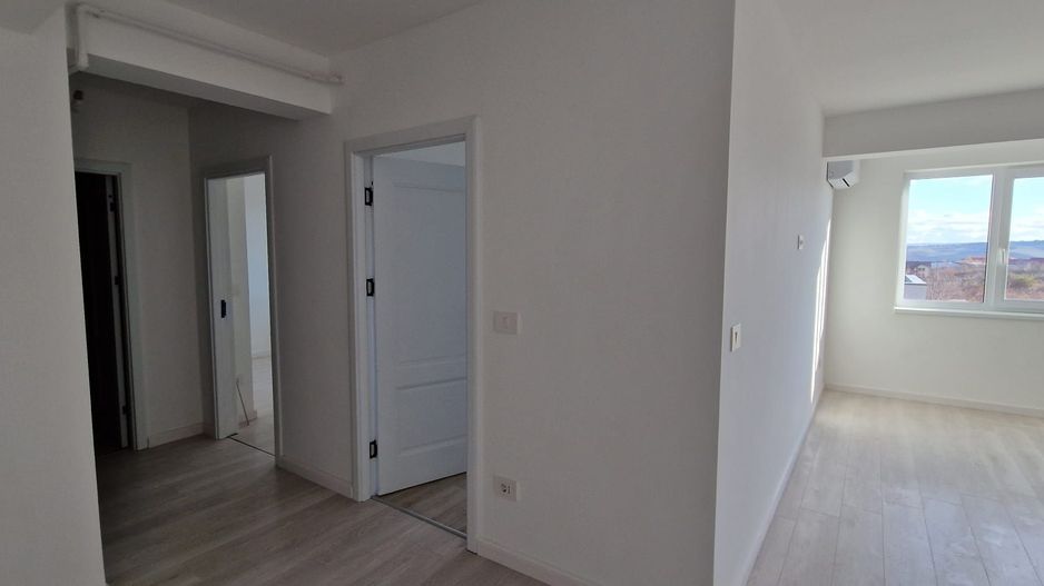 Intabulat 2 cam.Dec.,59mp-108000euro cu TVA+loc parcare-.V. Lupului - Poză 1