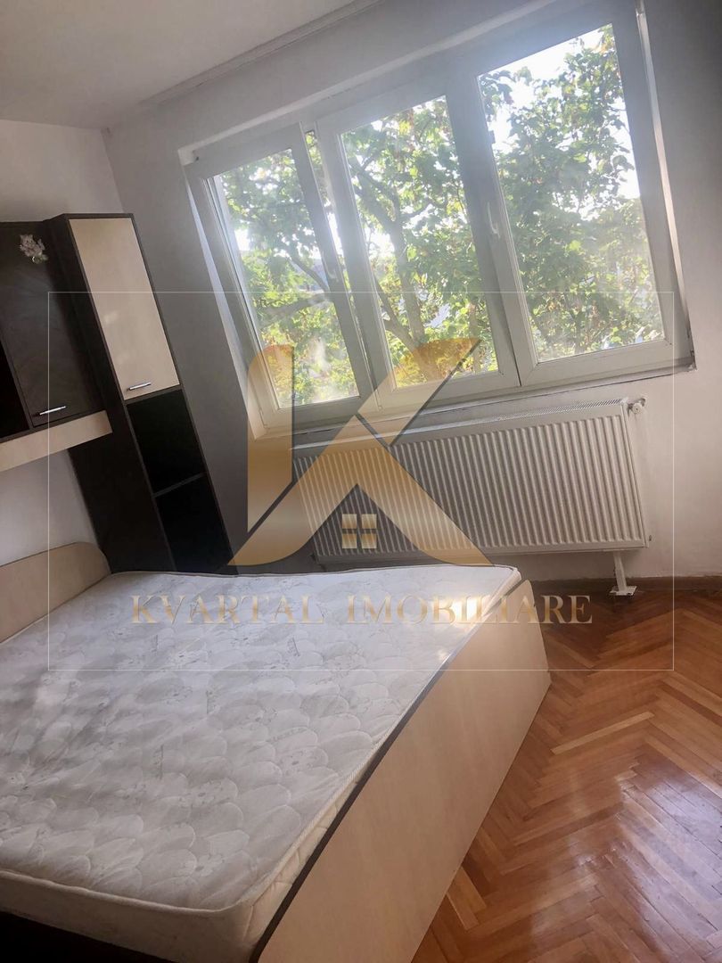 Apartament renovat 2 camere , 65 mp Zona Podgoria! - Poză 2