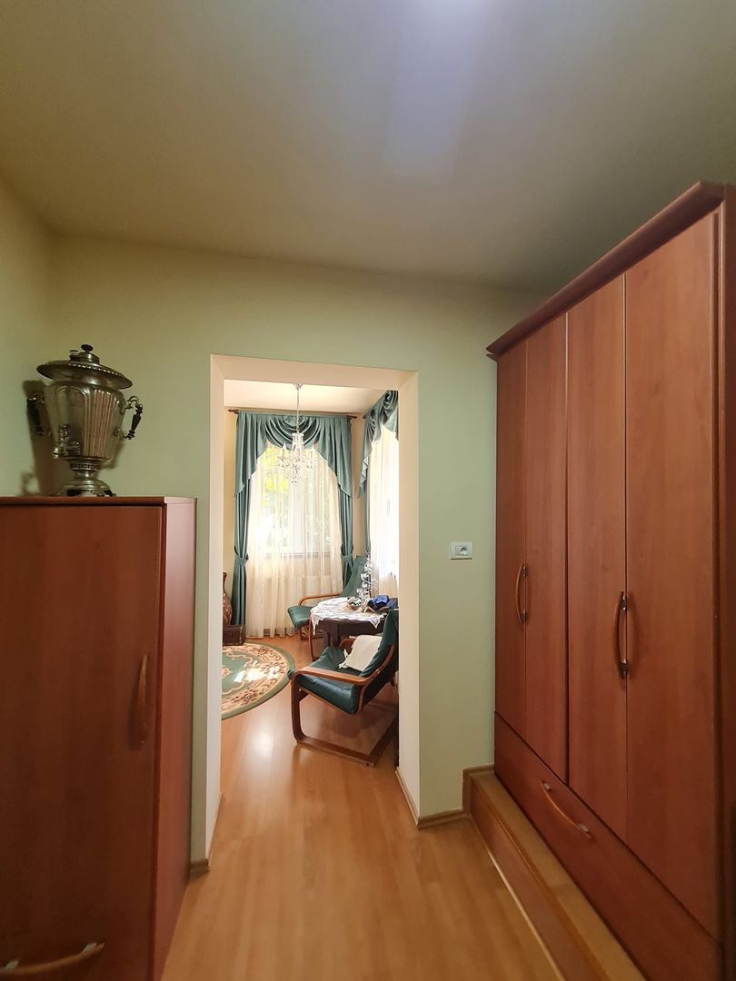 Vila deosebitǎ în zona centrala - Poză 20