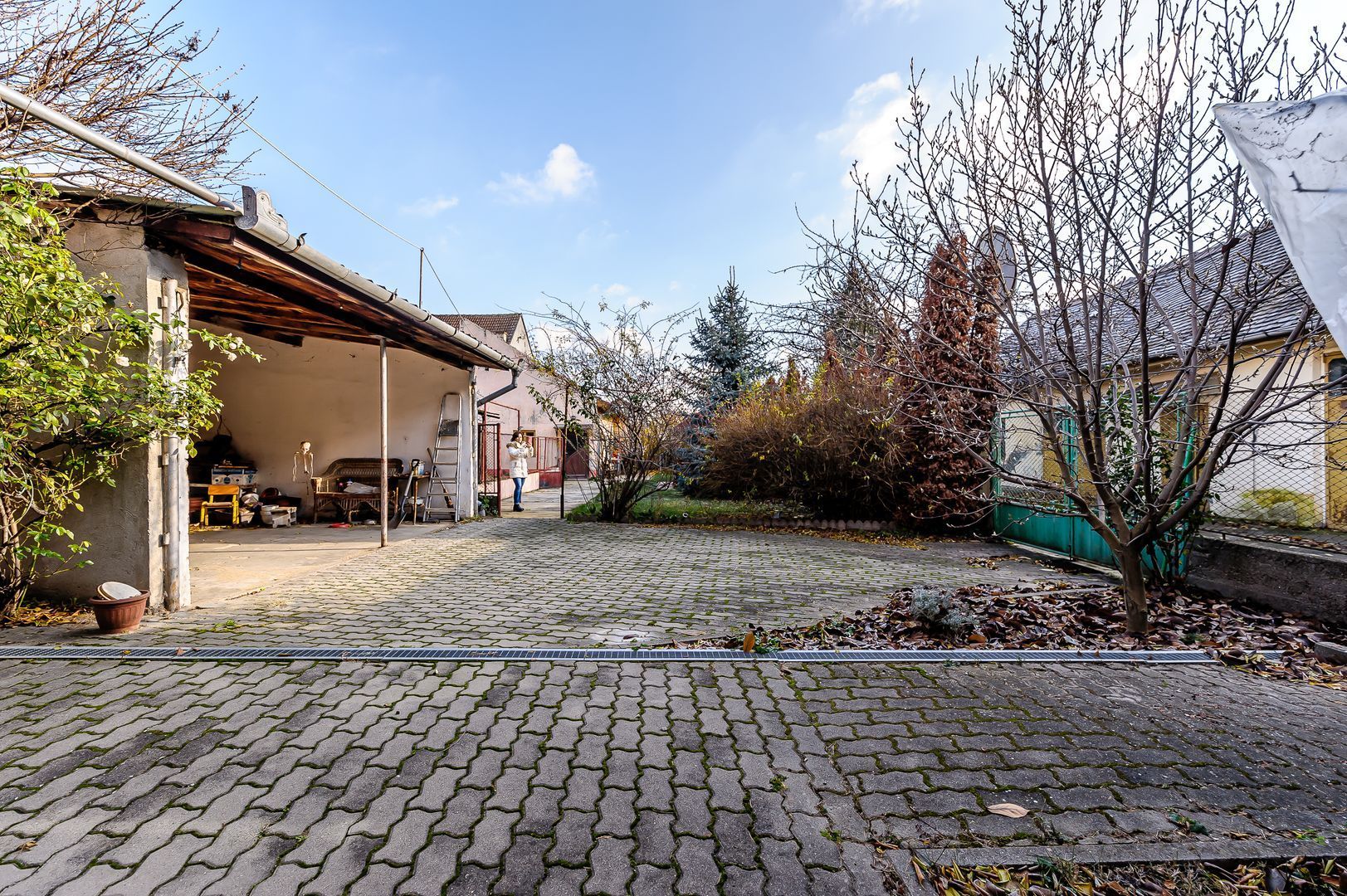 Locuință spațioasă cu grădină mare în Aradul Nou, calea Timișorii - Poză 6