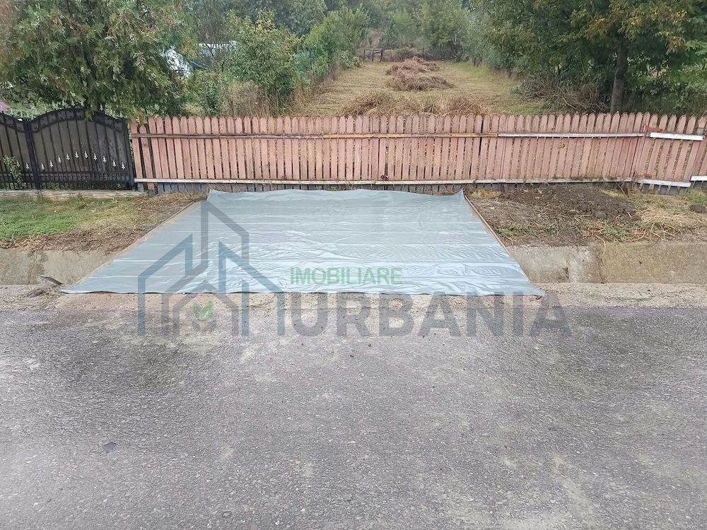 Teren intravilan central de vânzare în Roscani, Iași - 670 mp, ideal pentru casă la țară - Poză 1