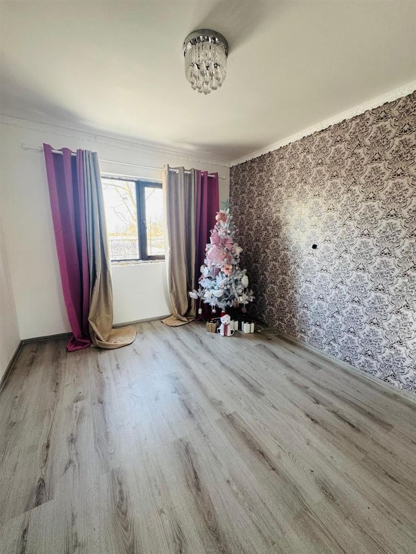 Casa cu 5 camere in localitatea Sacuieni - Poză 4