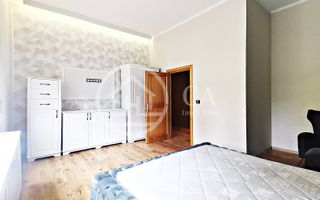 Apartament de închiriat cu 4 camere în zona Ultracentrală, Oradea - Poză 10