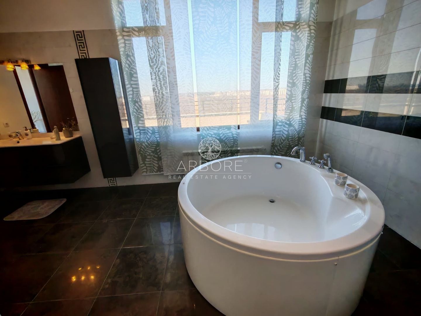 Penthouse 5 camere 250 mp lângă Ambasada SUA , zona Băneasa București - Poză 17
