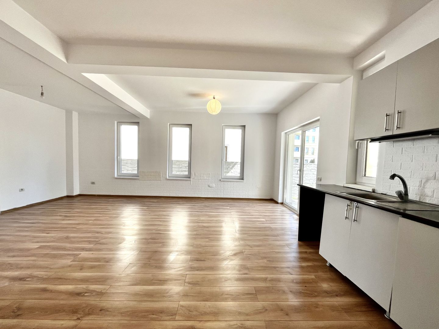 Duplex spațios și luminos | Giroc | Ideal locuință/ birou / grădiniță - Poză 6