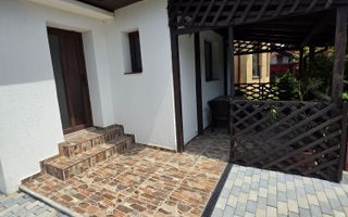 🏡 Casă renovată cu 6 camere, teren 557 mp – Berceni, Prahova - Poză 2