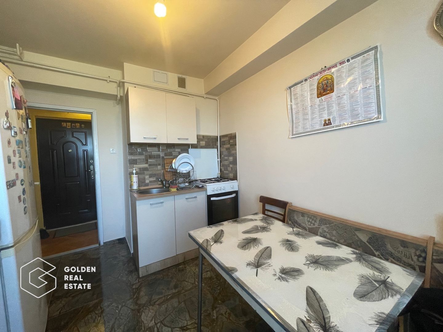 Apartament spațios, decomandat, 4 camere, Soarelui, zona AEM - Poză 1