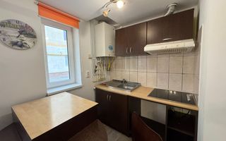 Apartament pe 2 niveluri, intabulat,  Zona Stefan cel mare - Poză 4