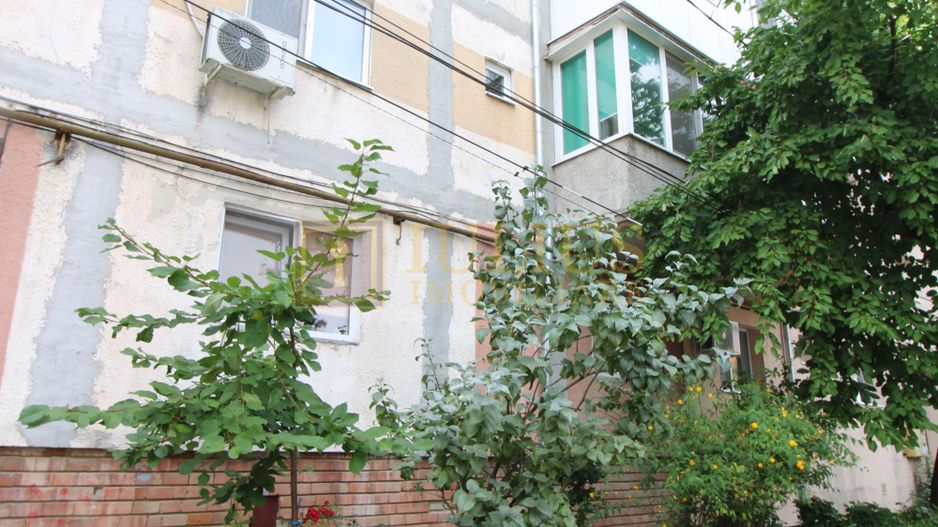 Zona Lipovei, 4 camere + 2 bai, centrala proprie - Poză 15