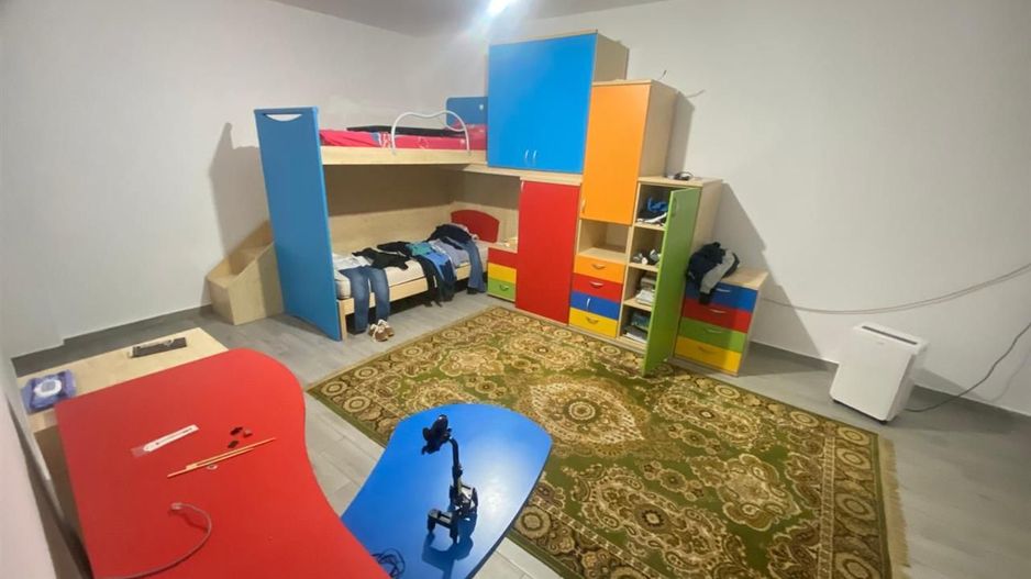 casa cu 2 apartamente Ianova 120mp centrala amenajata - Poză 11