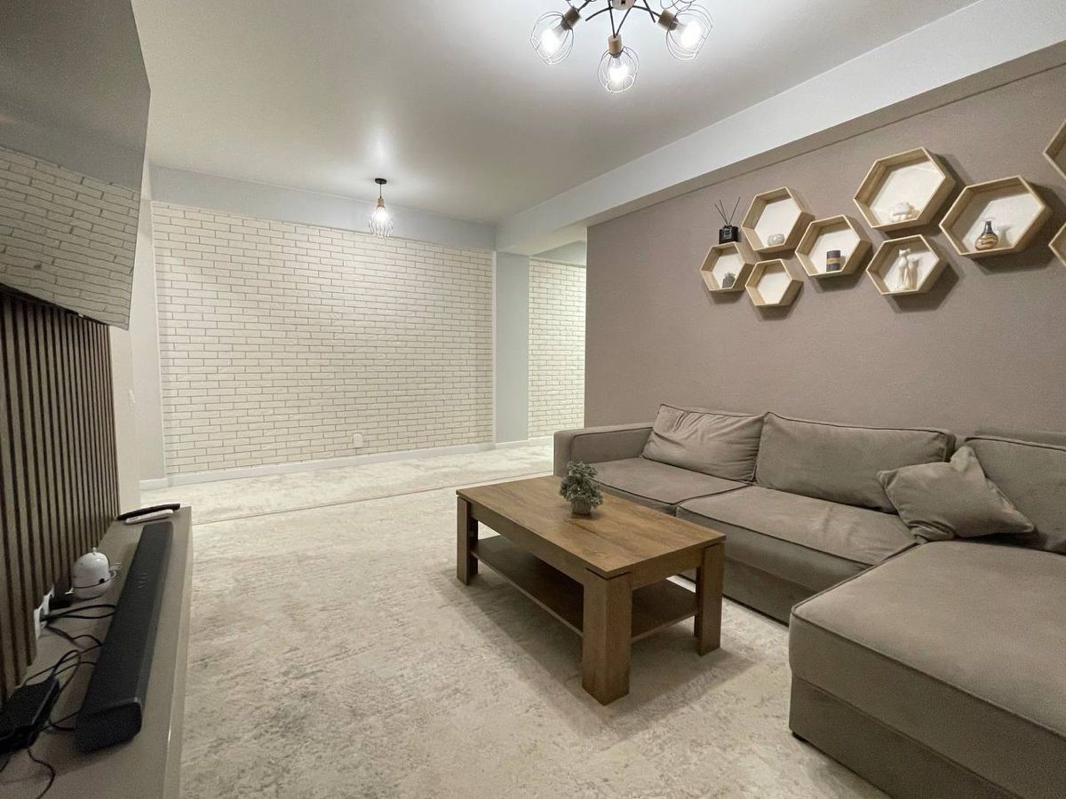 Apartament cu 3 odăi Buiucani, Mun. Chișinău - Poză 1