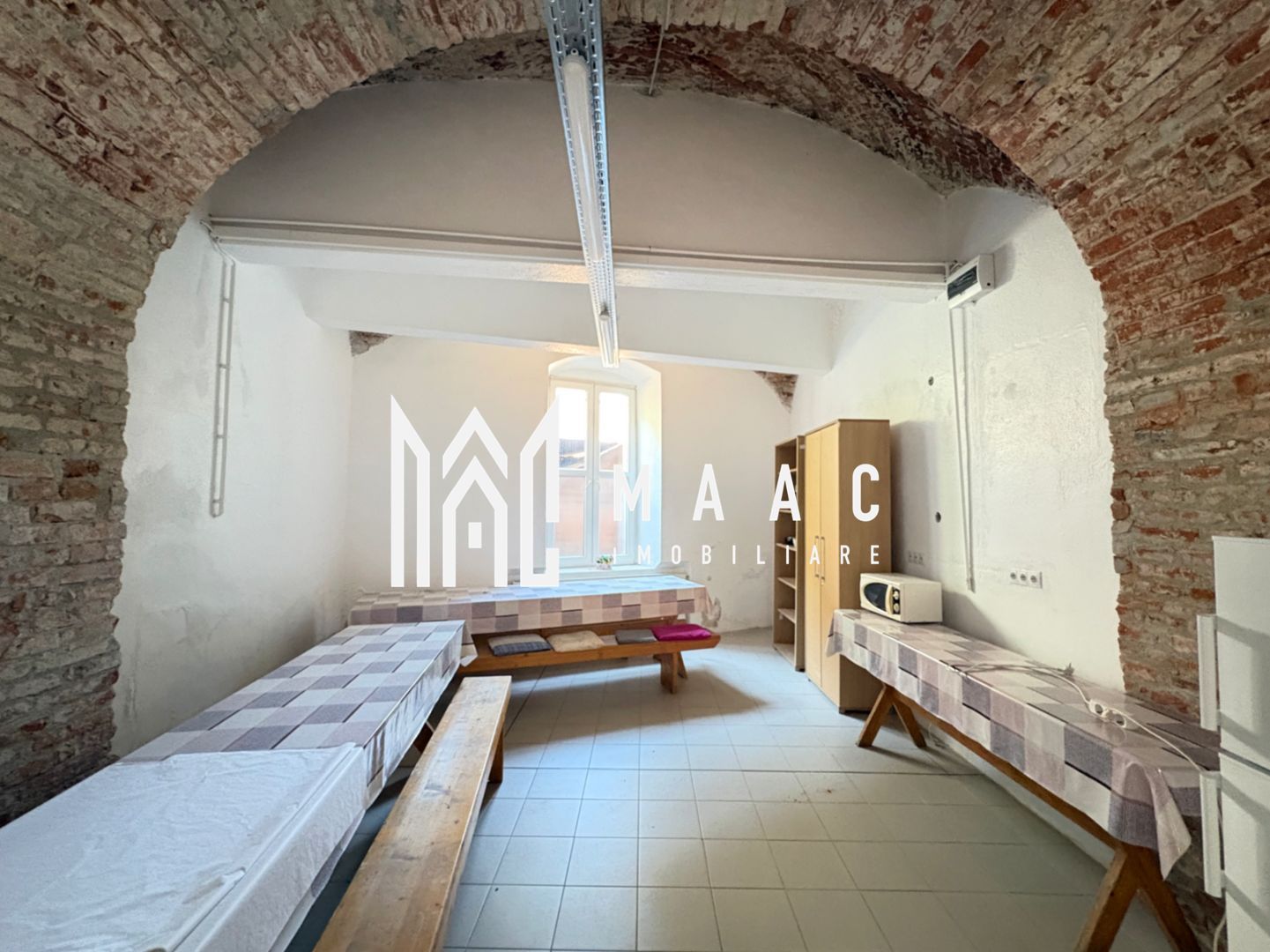 Casa ultracentrală cu potențial mixt – 1285 mp, acces dublu - Poză 9