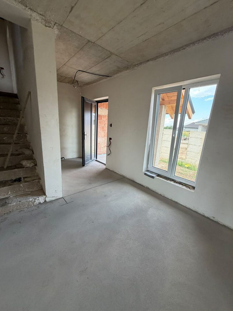🏡 CASĂ DE VÂNZARE - Poză 4
