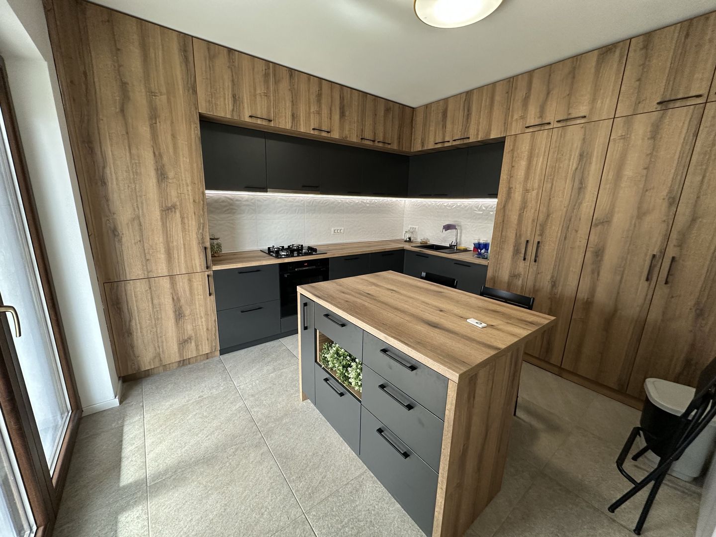 Casa deosebita intr-un cartier privat cu bariera - Poză 9