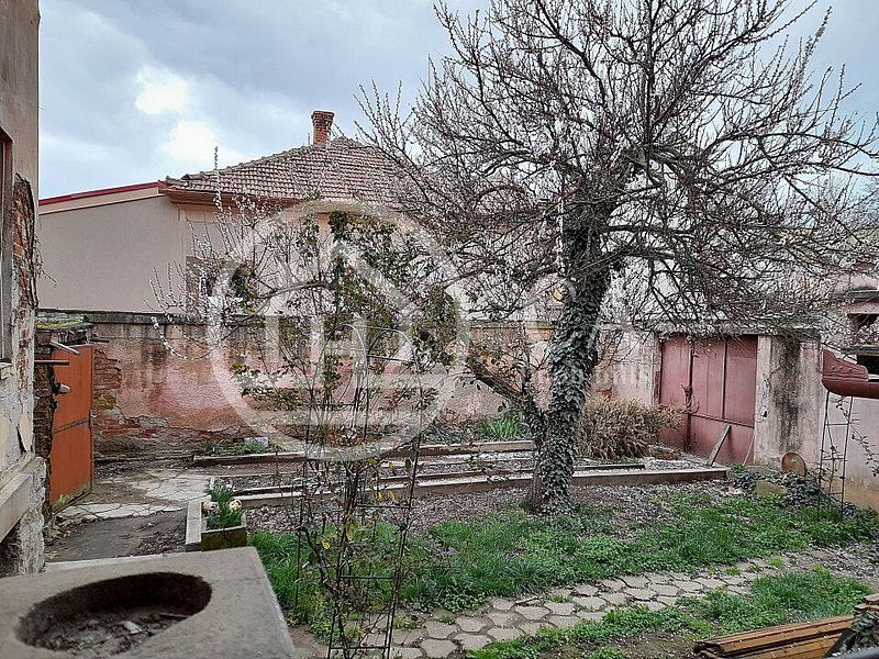 Apartament la casa cu 4 camere de vanzare zona ultracentrala Oradea - Poză 13