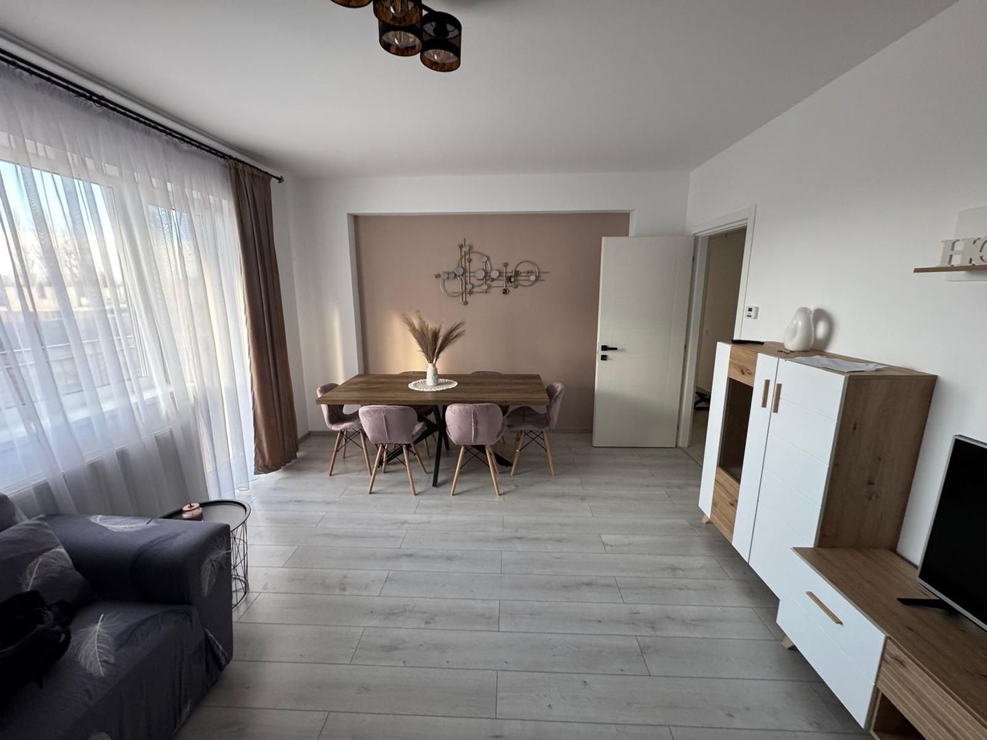 Apartament 3 camere de inchiriat - Poză 1