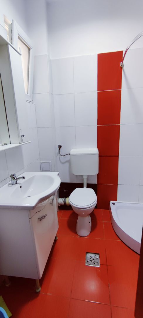 CASA 65 MP LA CURTE COMUNA CU TEREN 650 MP ZONA FRATELLI - Poză 7