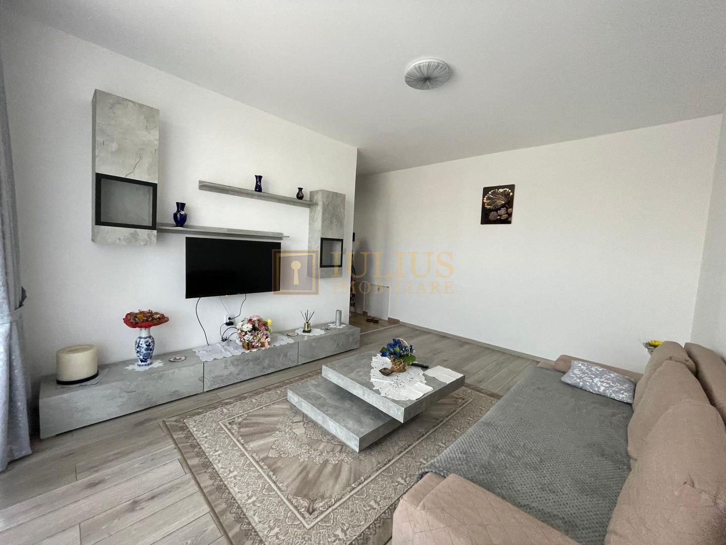 Braytim, bucatarie inchisa, centrala proprie, loc de parcare - Poză 1