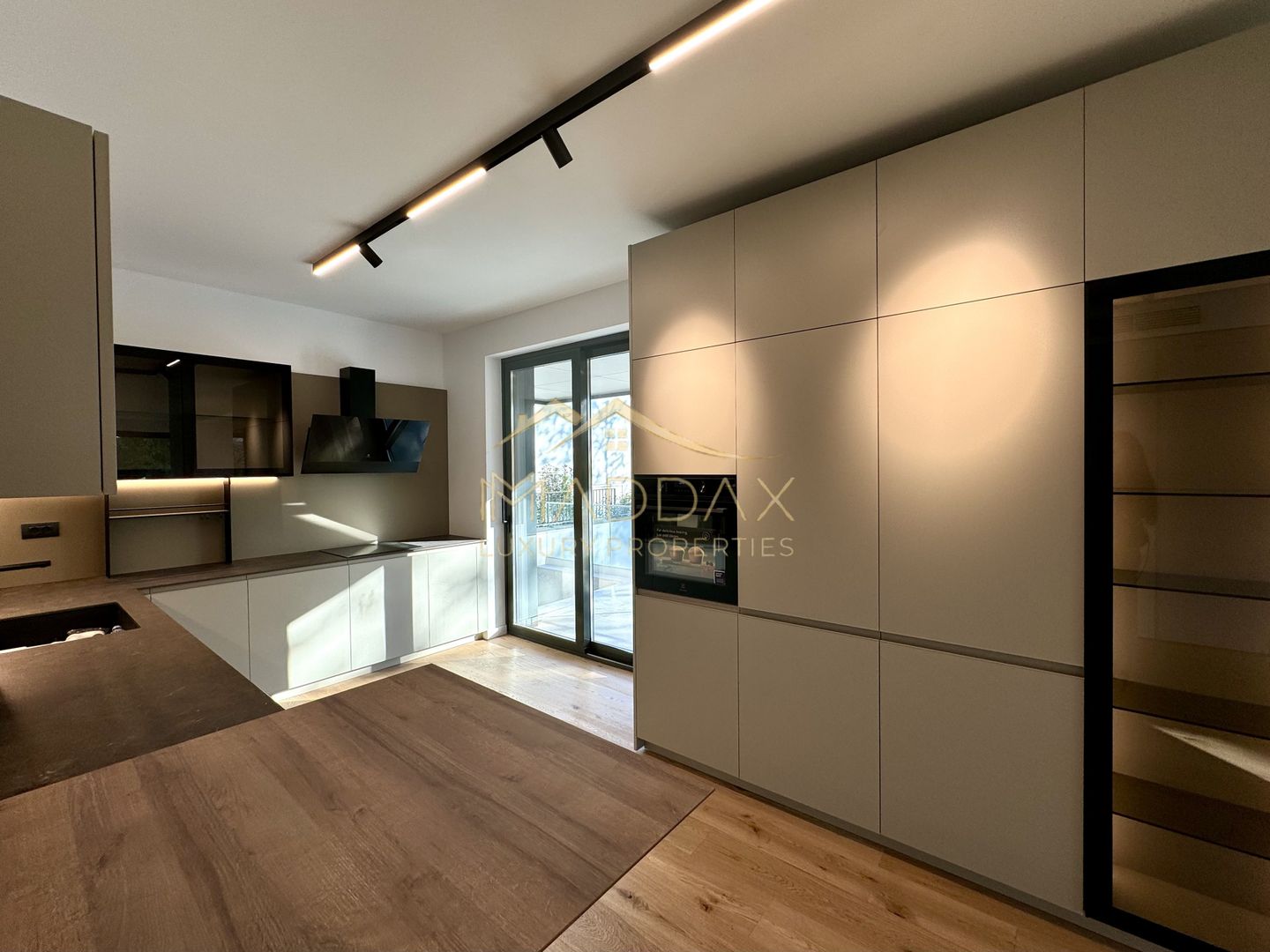 Vila cu 5 camere  *366mp* / Curte privată + piscina*315mp*/ Pipera - Lake View - Poză 16