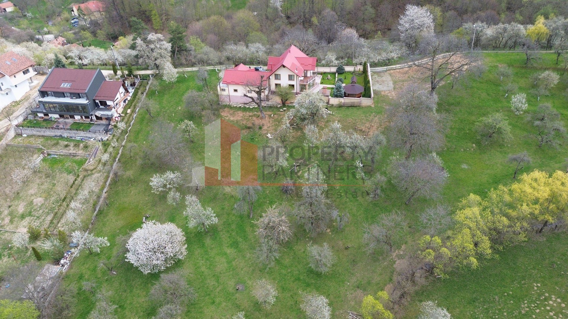 Casă 5 dormitoare + casă de oaspeți, priveliște Piatra Craiului, Sohodol-Bran - Poză 45